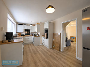 Kitchen/Diner- click for photo gallery